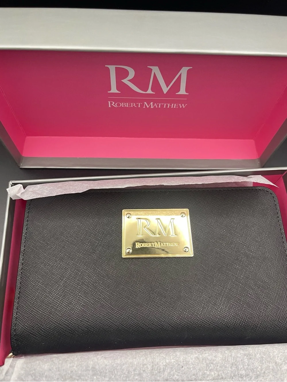 NWT Robert Matthew Aria Saffiano Leather Wristlet Black Wallet 7”L x4”W 24K GP